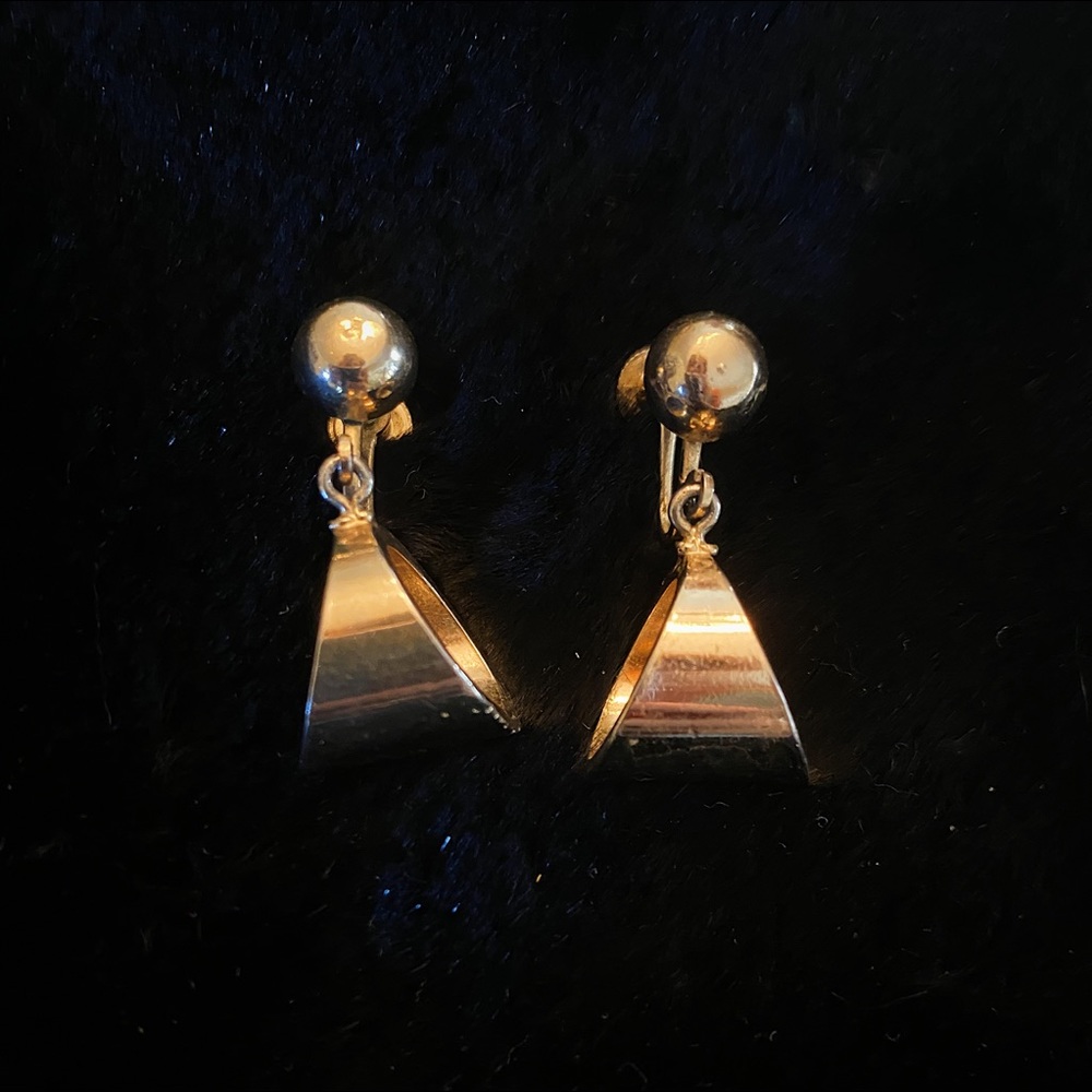 VINTAGE Marino Screw on Earrings from the 50s/60s